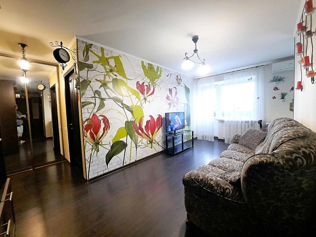 Ботанік Це 3 Кімнатна Квартира Подобово У Центрі Полтави Мережа Alex Apartments Безконтактне Заселення 24-7 Документи Для Відряджень Πολτάβα Εξωτερικό φωτογραφία